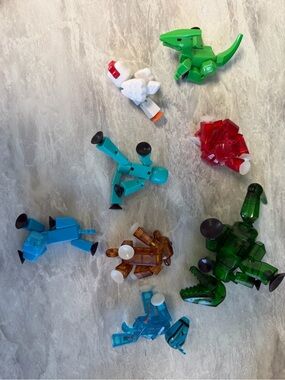 Collectible Interlocking Animal Playset - Green, Blue, Red, White, Brown Figures